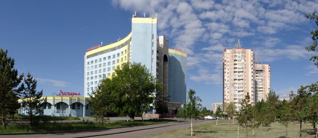 Sary Arka Hotel Pavlodar Exterior photo