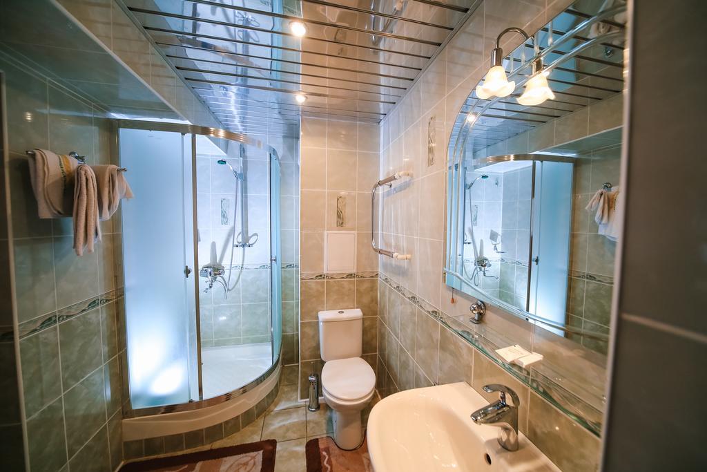 Sary Arka Hotel Pavlodar Exterior photo
